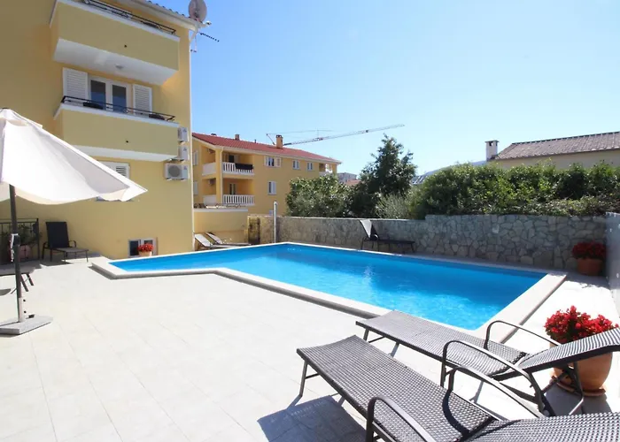 Апартаменты Gemuetliche In Mit Gemeinsamem Pool Und Grill By Interhome *