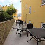Gemuetliche In Mit Gemeinsamem Pool Und Grill By Interhome Apartament Baška