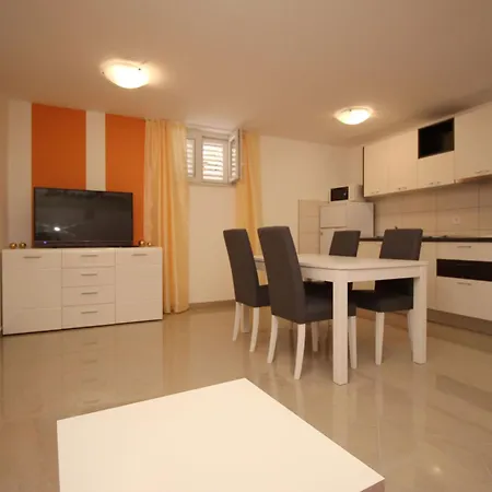Apartament Gemuetliche In Mit Gemeinsamem Pool Und Grill By Interhome *