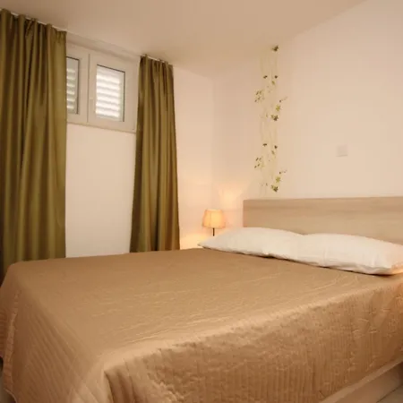 Apartament Gemuetliche In Mit Gemeinsamem Pool Und Grill By Interhome Baška
