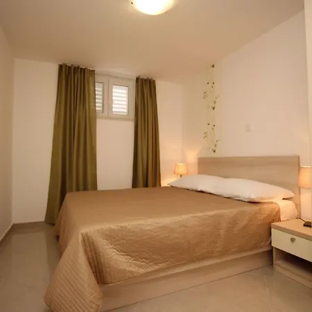 Apartament Gemuetliche In Mit Gemeinsamem Pool Und Grill By Interhome *