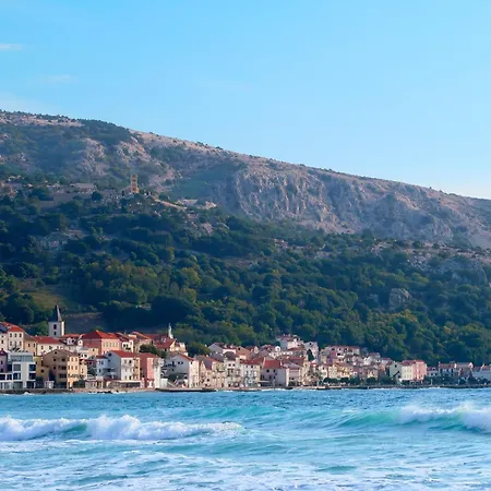 Gemuetliche In Mit Gemeinsamem Pool Und Grill By Interhome Apartman Baška